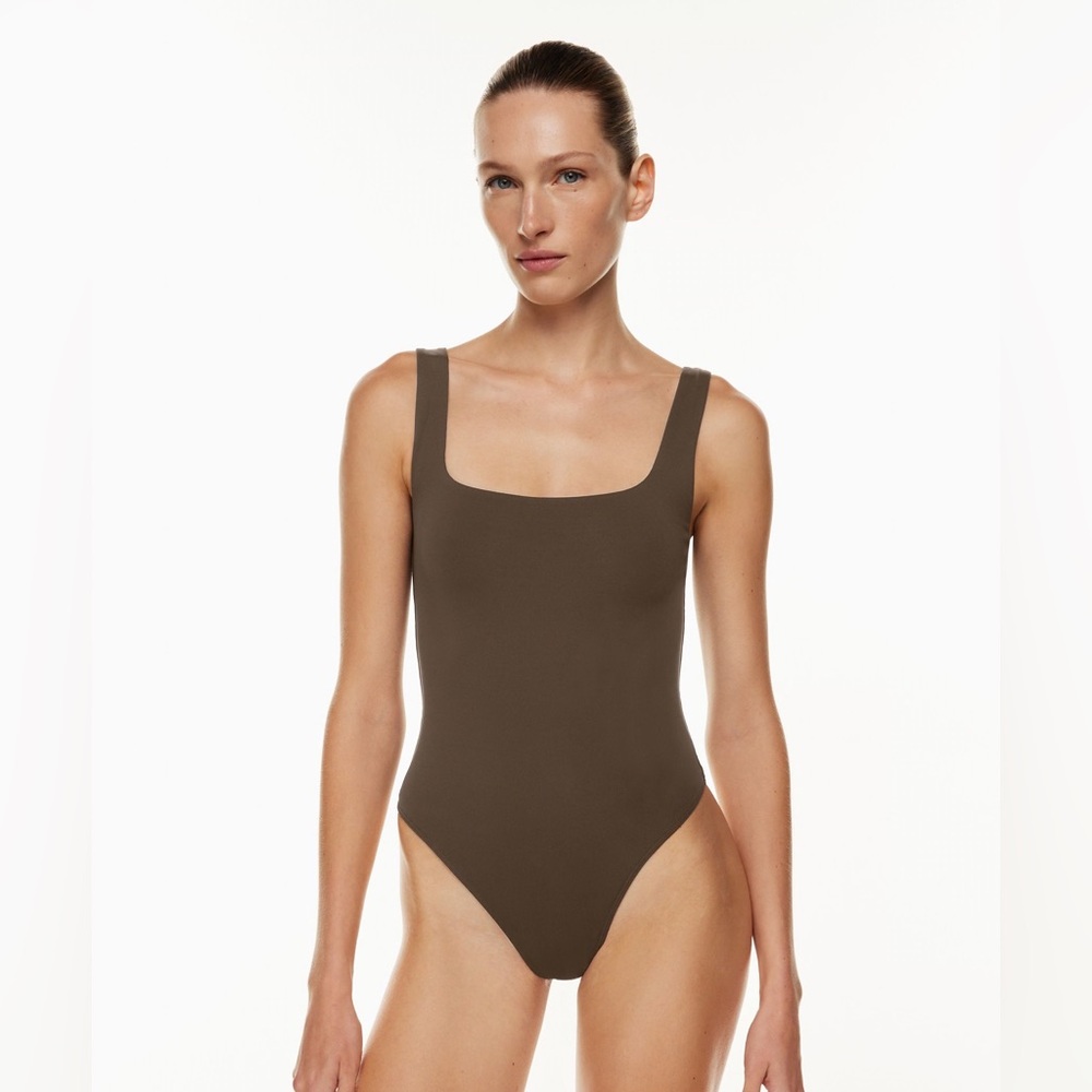 🧸aritzia x babaton bodysuit🧸